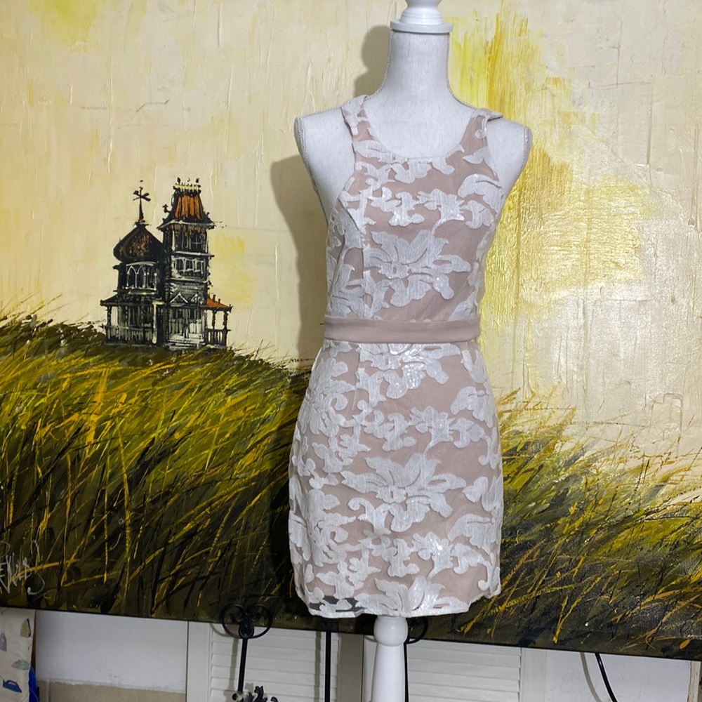 Arc and Company dress back less sequins white and beige mini size small